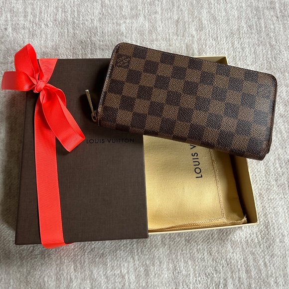100% Authentic Louis Vuitton Zippy Wallet Damier Ebene - Picture 2 of 9